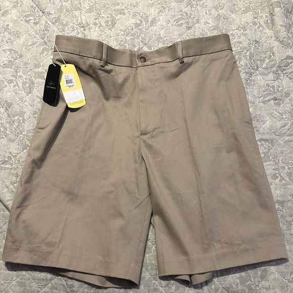 NWT Greg Norman Golf Shorts - Picture 1 of 4